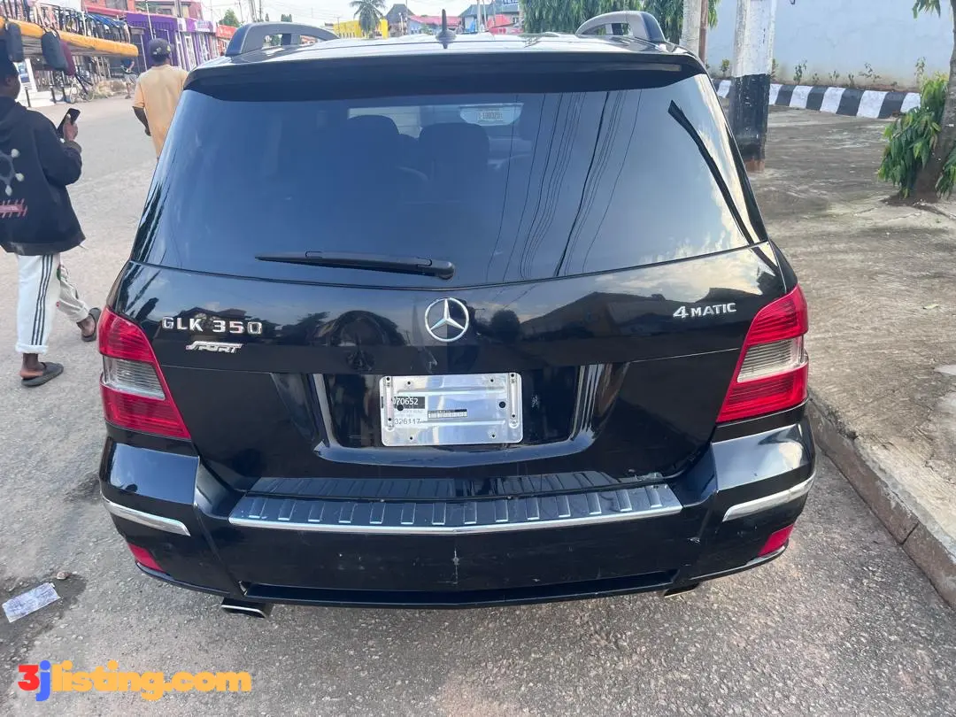 TOKUNBO 2009 Mercedes Benz GLK350 4MATIC