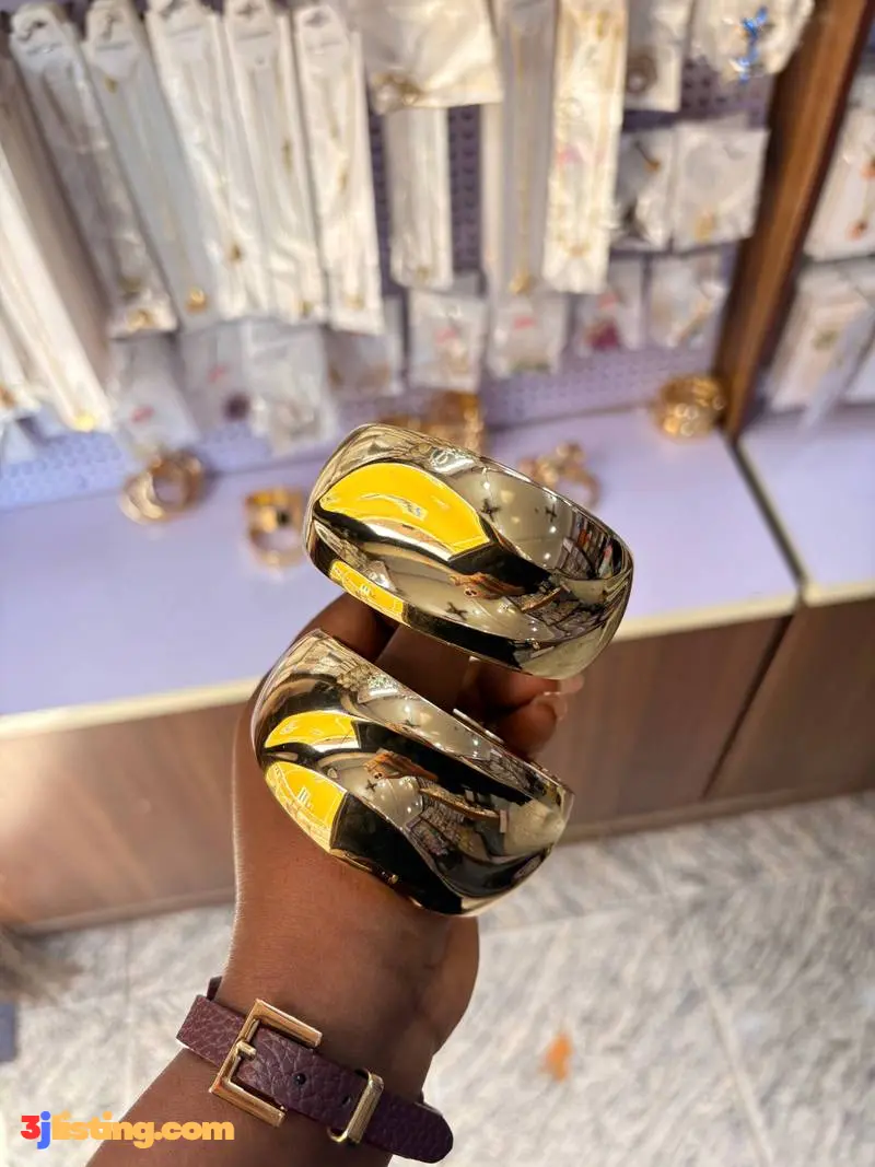 Chunky bangles
