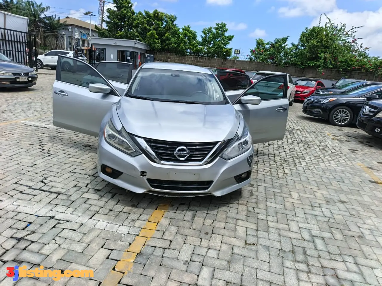 BOUGHT BRAND NEW 2018 NISSAN ALTIMA SV