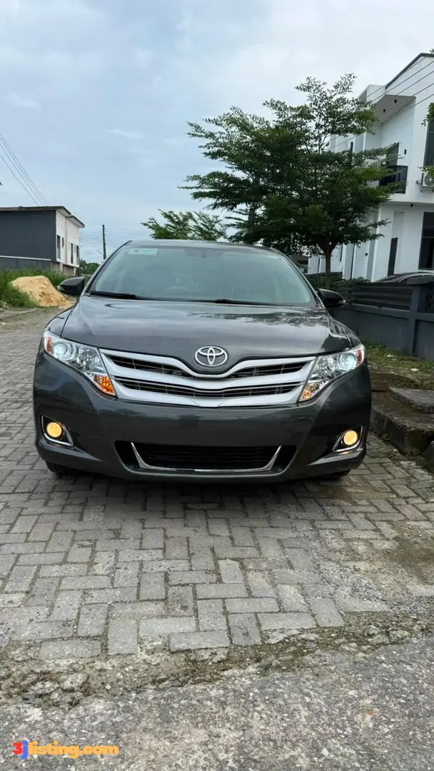 Foreign Used 2013 Toyota VENZA LE