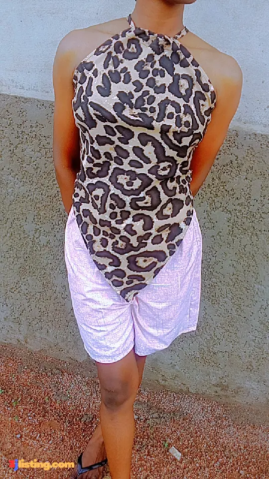 Fashionable tops