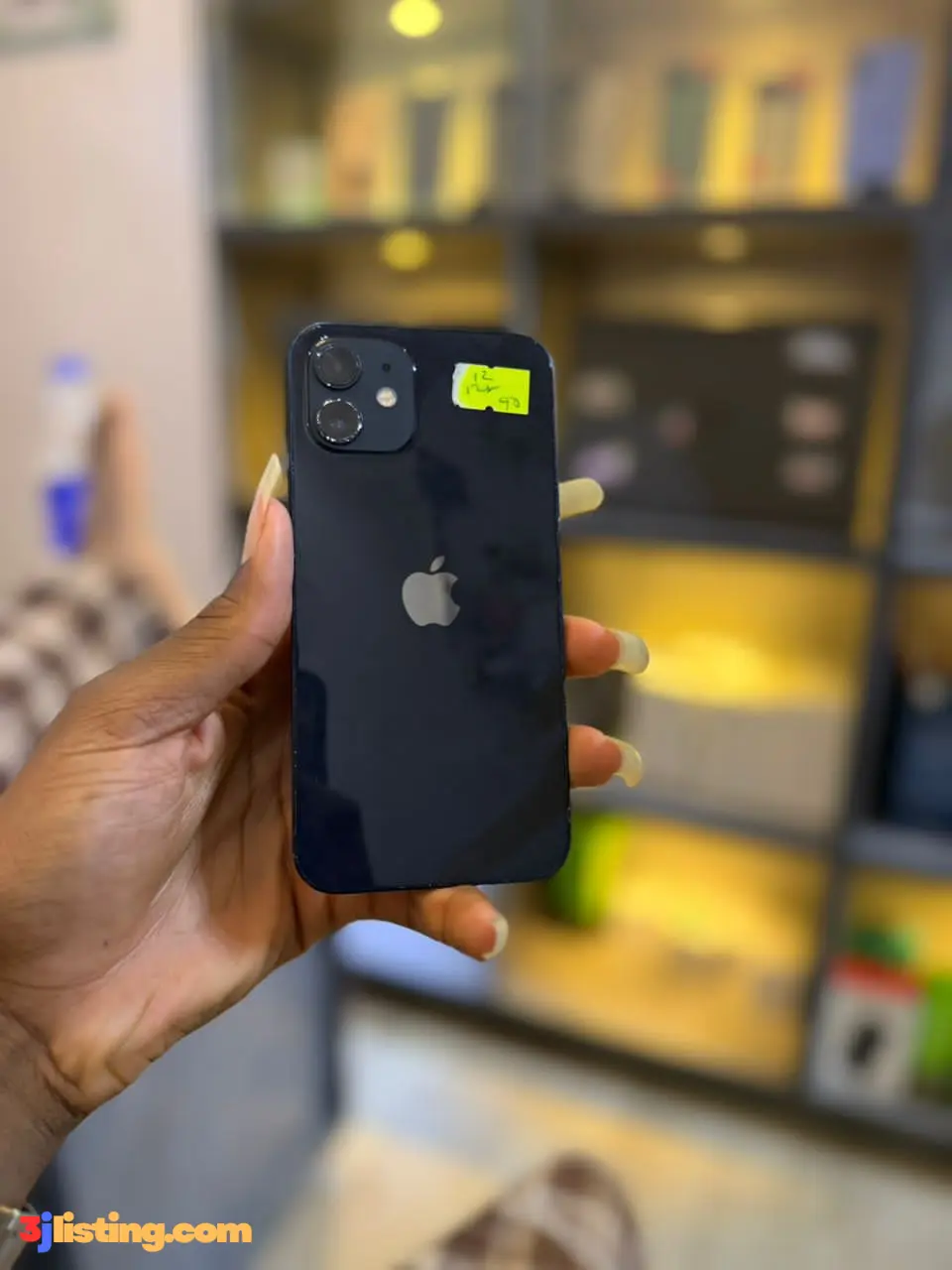 Apple iPhone 12