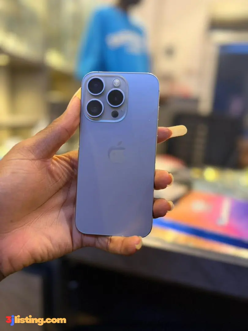 Apple IPhone 15 Pro (256GB)