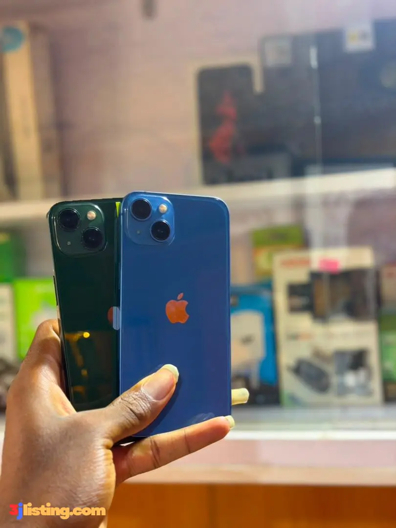 Apple iPhone 13