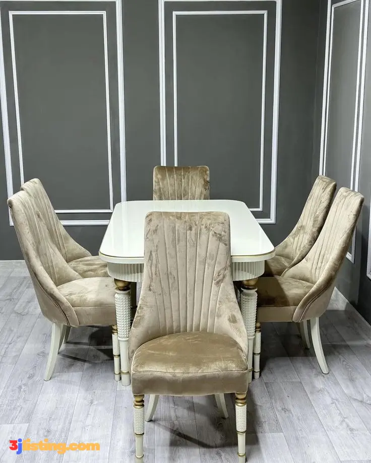 Luxury dining table