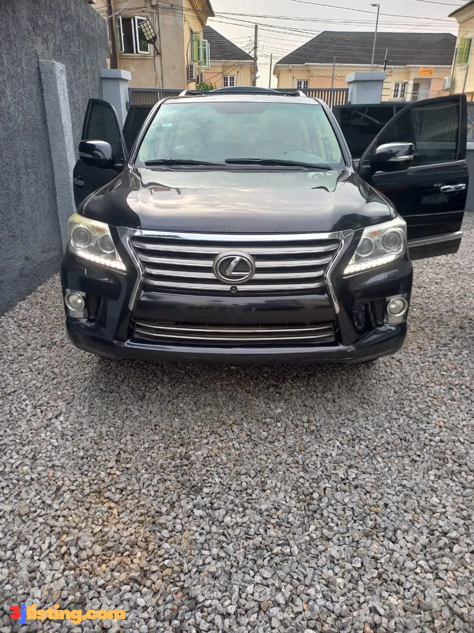 PREMIUM 2014 LEXUS LX570 FULL OPTION WITH 360CAM