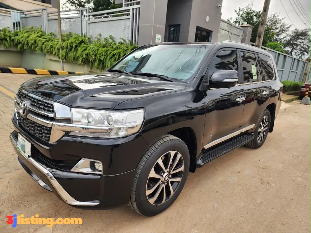 Brand New Standard 2019 Toyota LandCruiser GXR With 360Camera