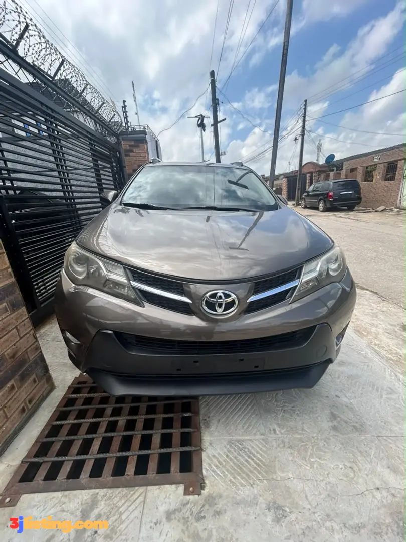 Clean Registered 2015 Toyota RAV4 LE