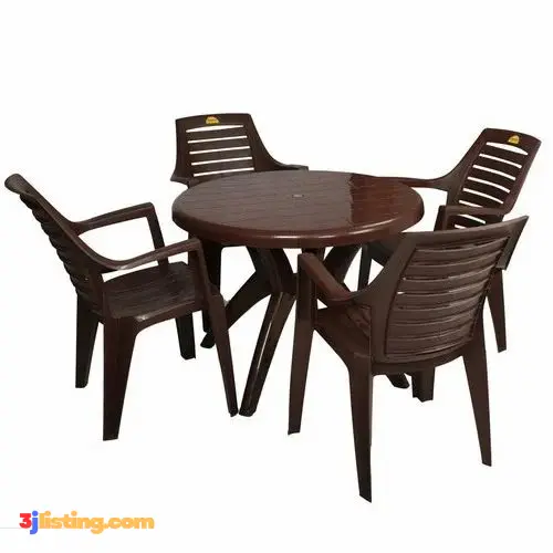 Set of 4 Plastic Chairs