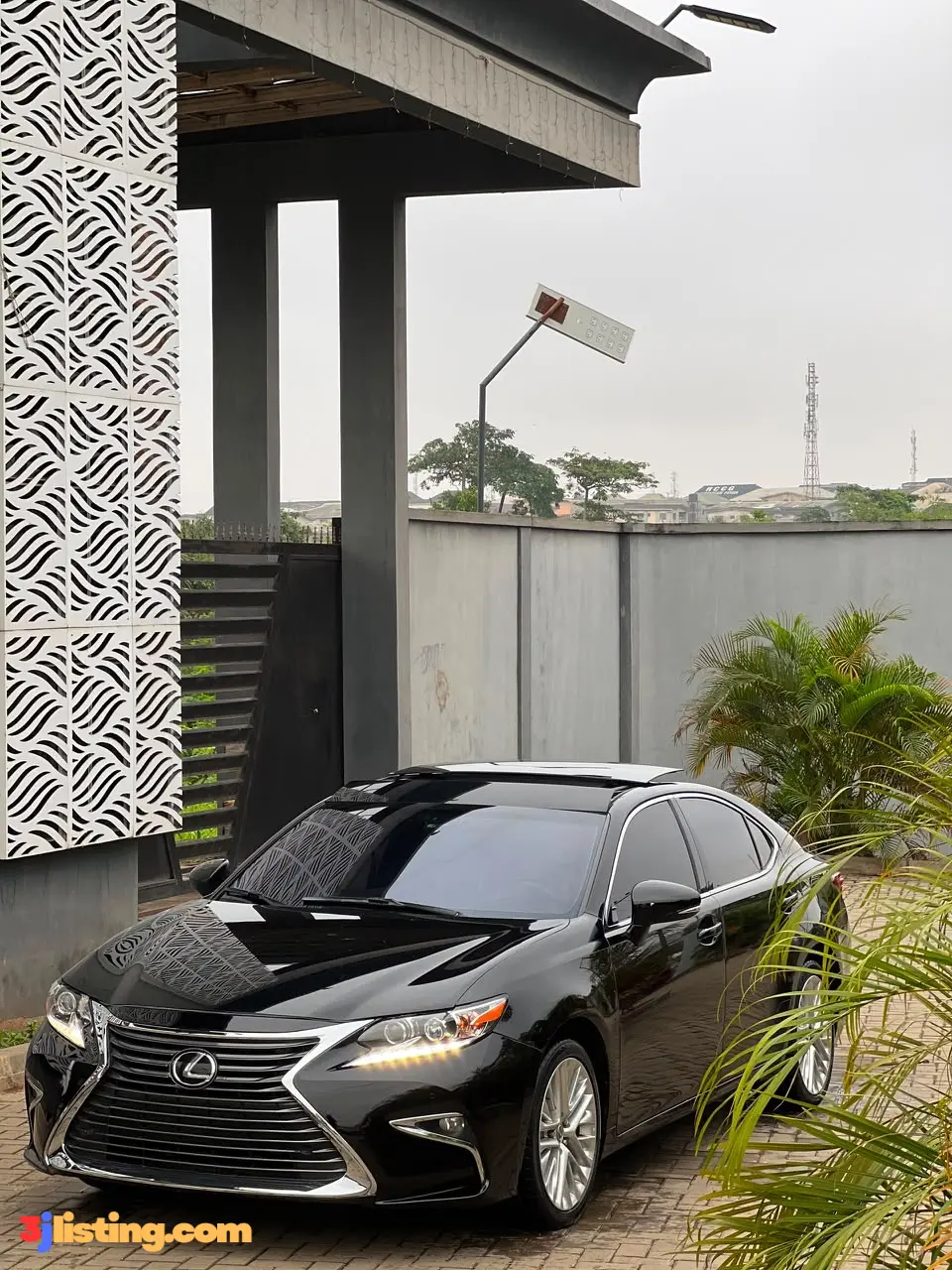 FOREIGN USED 2014 FACE LIFTED TO PREMIUM 2018 LEXUS ES350 HIGH SPECIFICATION