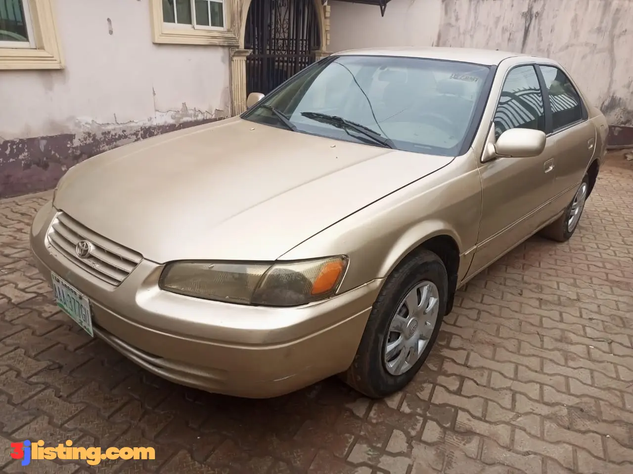 Clean Registered 2002 Toyota Camry LE Tiny Light