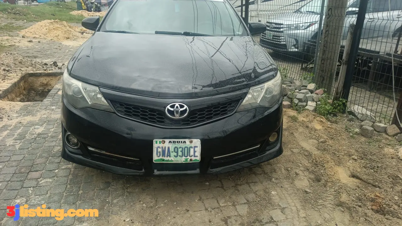 Clean Registered 2013 Toyota Camry SE