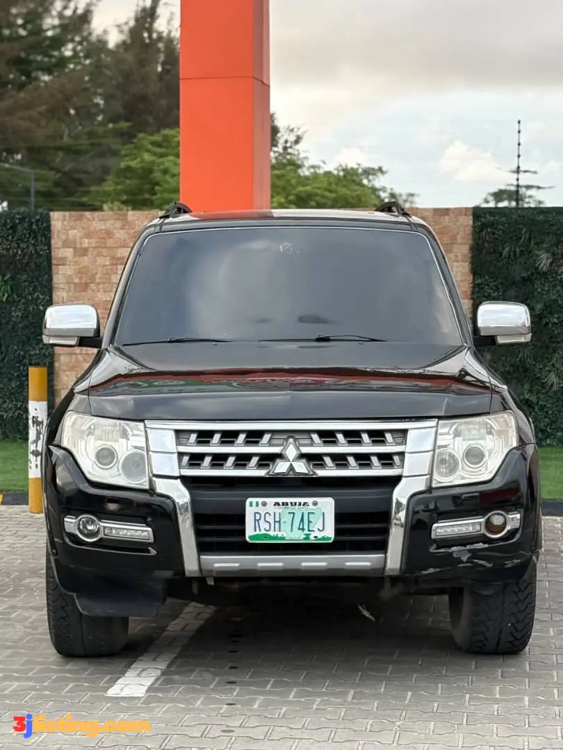 Super Clean First Body 2010 Mitsubishi Pajero Full Option