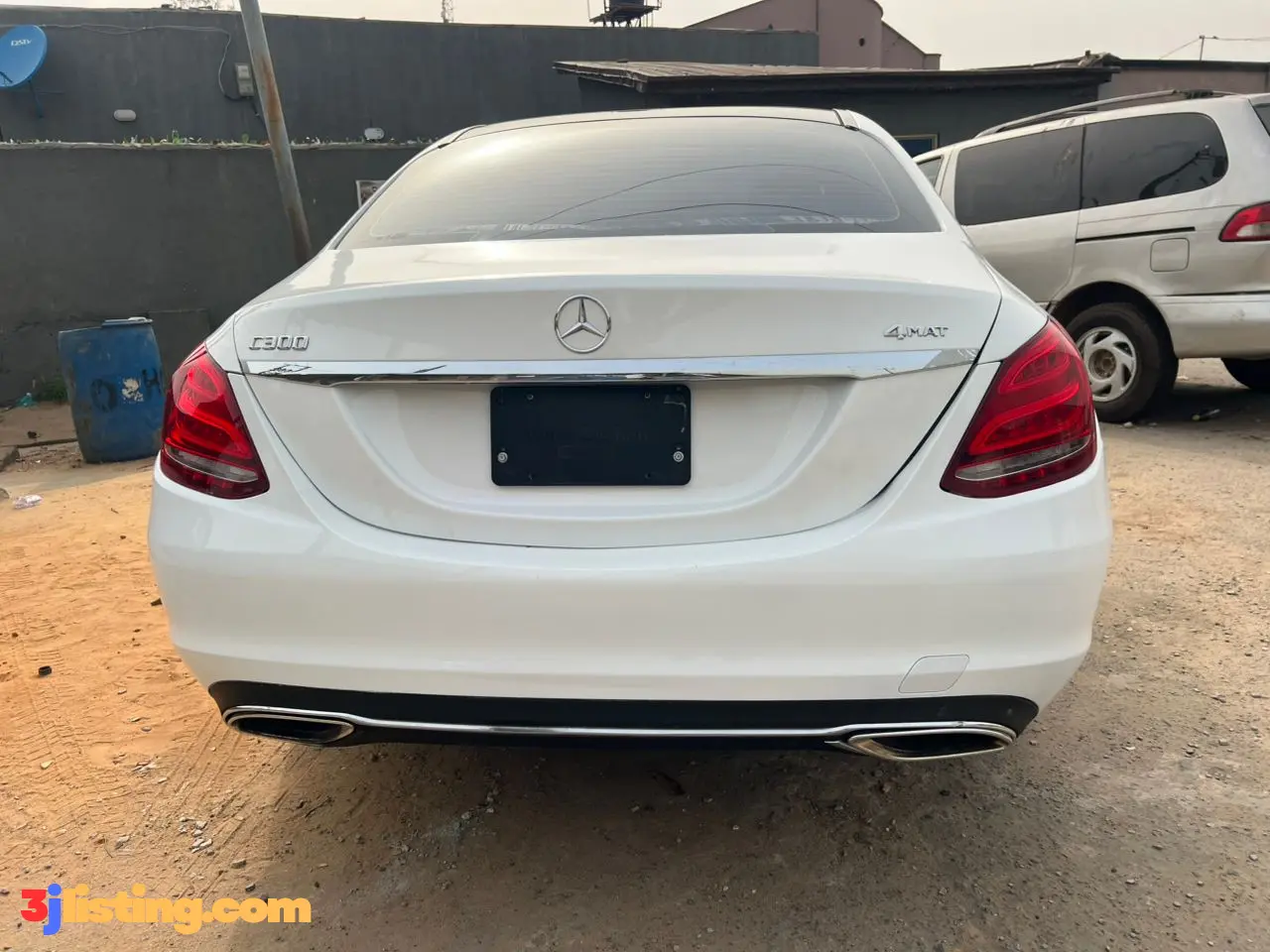 Tokunbo Mercedes Benz  c300 2015  full option. available for sale. Car very sharp and working perfectly. Location: Oshodi lagos