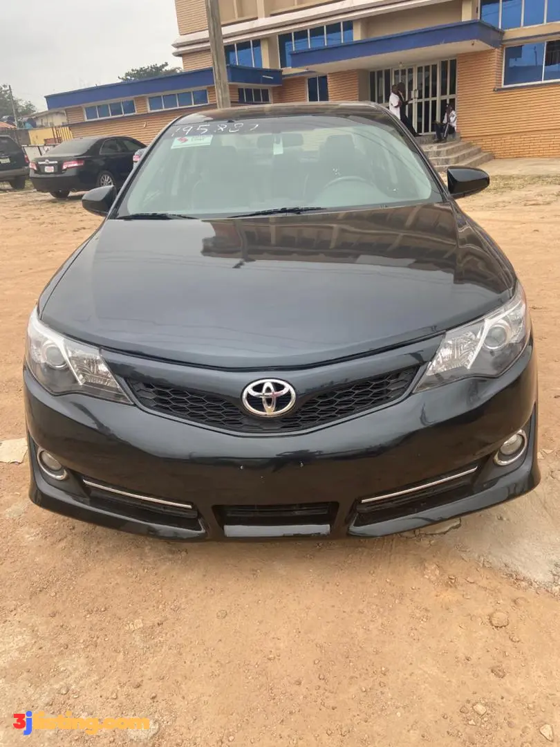 Toyota Camry SE 2013